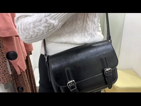 ❤️ Noore ämma FeralBerry avalik masturbeerimine dildoga riietusruumis ️ Koduporno at us ﹏
