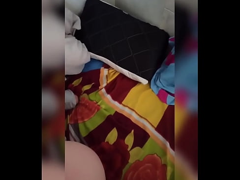 ❤️ Minu toakaaslane jääb üksi koju, sest tema abikaasa läheb puhkusele ja ma kasutan võimalust teda nussida ja täita tema perse piimaga ️ Koduporno at us ﹏